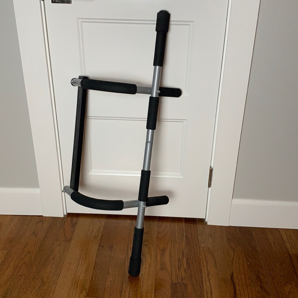 Pro Fit Iron Gym pull up bar